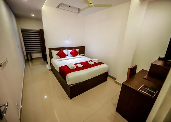 Airport Avenue Plaza Hotel Nedumbassery